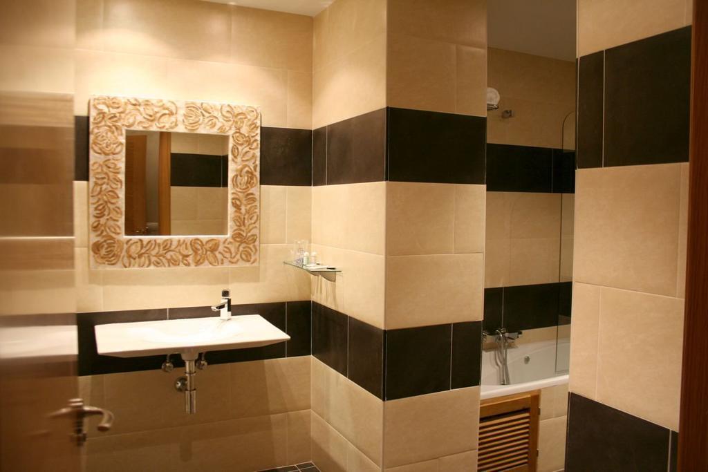 Hostal Meson Castilla Siguenza Ngoại thất bức ảnh