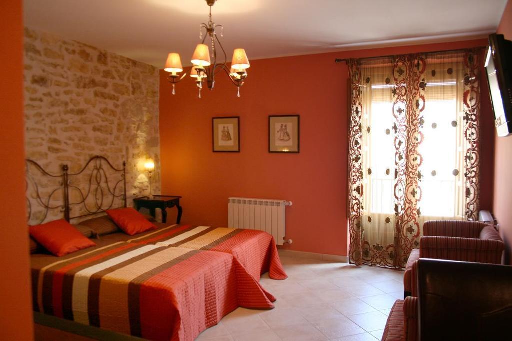 Hostal Meson Castilla Siguenza Ngoại thất bức ảnh